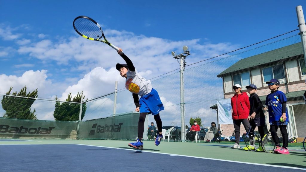 始まりはサーブ